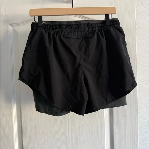 Nike Women’s Dri Fit Tempo Luxe 2-in-1 Running Shorts SZ M - Picture 3 of 3